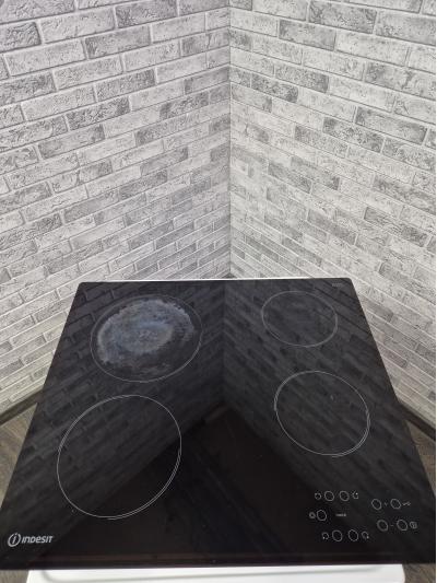 Варочная панель электрическая INDESIT RI 260C